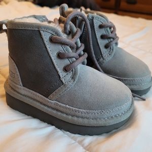 Ugg Boots Toddler Gray sz 6 NWOT